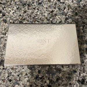 Seint IIID Makeup Tin - holds 4 Tins